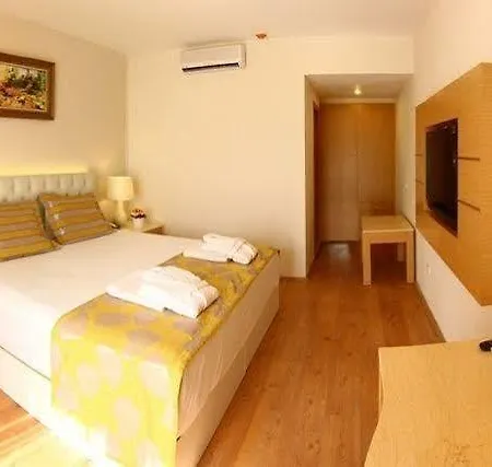 Hotel Ladonia Del Mare 3*